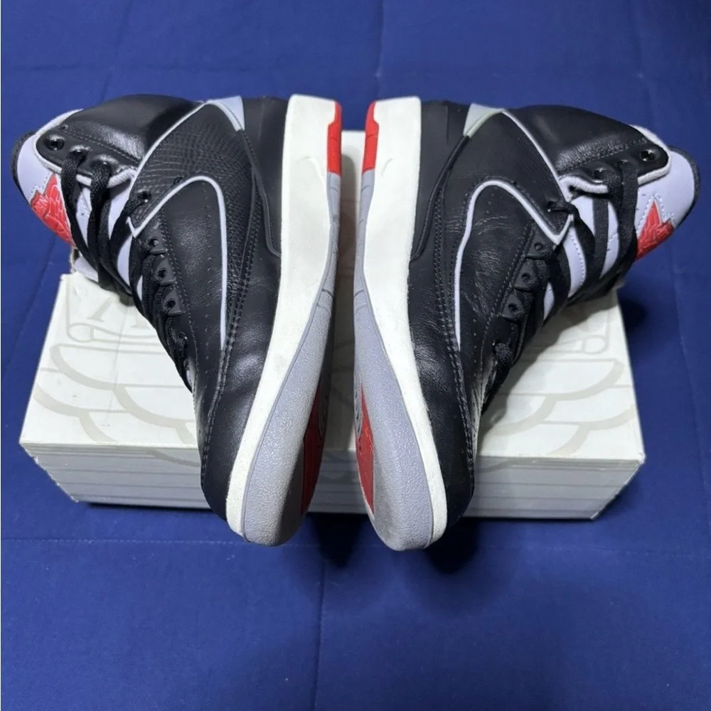 Jordan retro black
